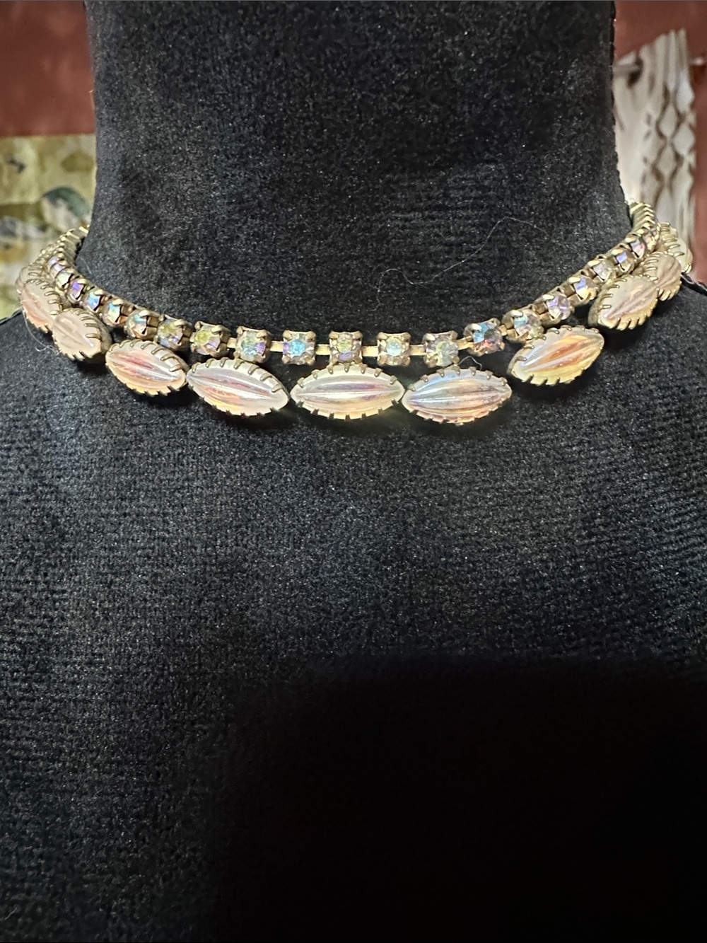 Iridescent Leaf Crystal Choker Necklace - Gold Tone